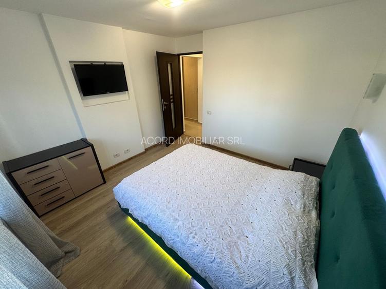 Apartament 3 camere zona Km 5 Renovat cu Centrala si Parcare - 4