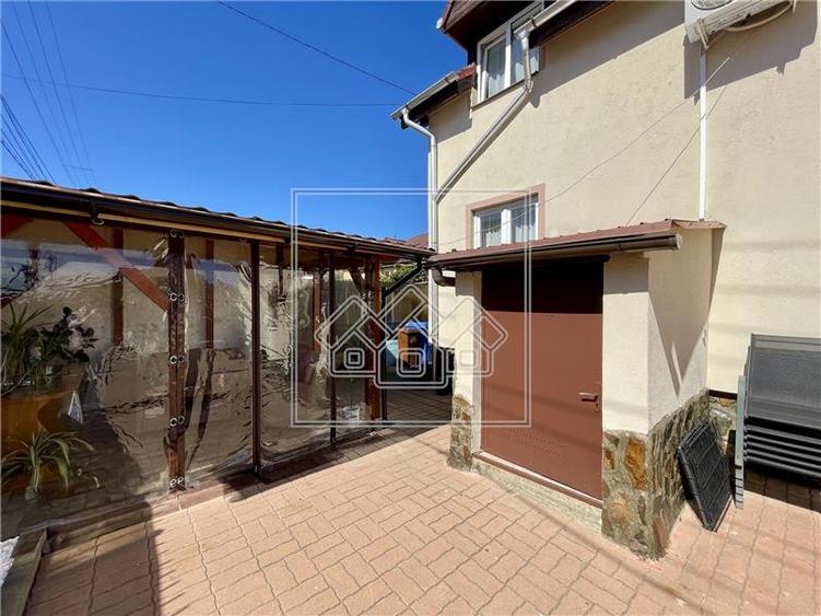 Casa individuala, moderna, 4 camere, fotovoltaice, mobilata complet