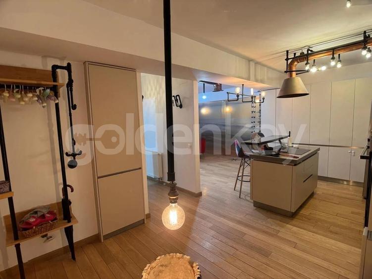 Apartament spatios cu 3 camere