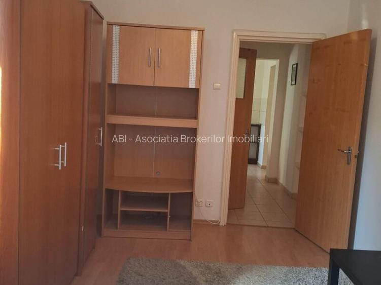 Berceni, Obregia, geam baie, decomandat, spatii de depozitare, liber - 6