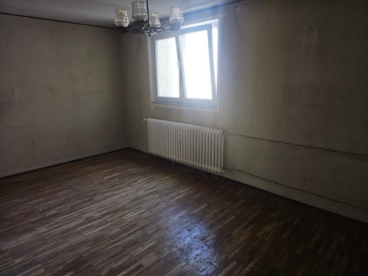 Bucur Obor - 7/10 - bloc mixt 1974, reabilitat, decomandata, balcon, 59900 €