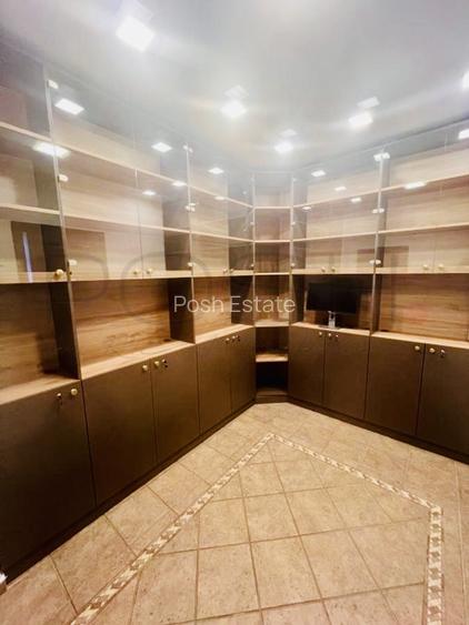 Apartament în vila 250mp + curte exclusiva 300mp, Piața Dorobanti