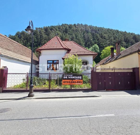 Casa 5 camere cu acces auto RASNOV