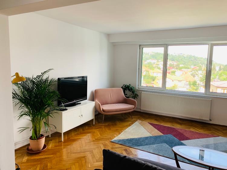 Apartament spațios și luminos