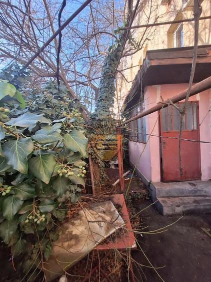 3 camere Inel II Eliberării 60mp parter 2 intrari gaze la usa pozitie comerciala