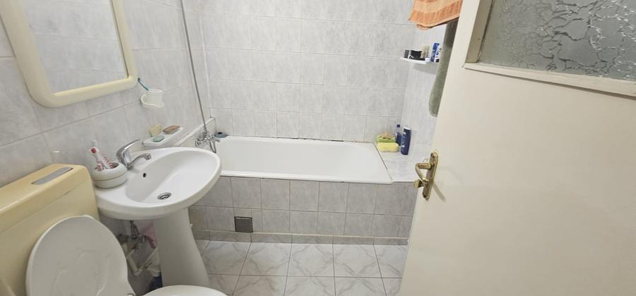 Poarta 6/ 3 camere decomandate / 2 bai / Parter