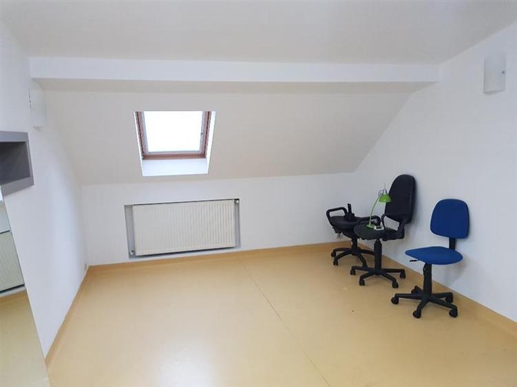 Inchiriere vila office