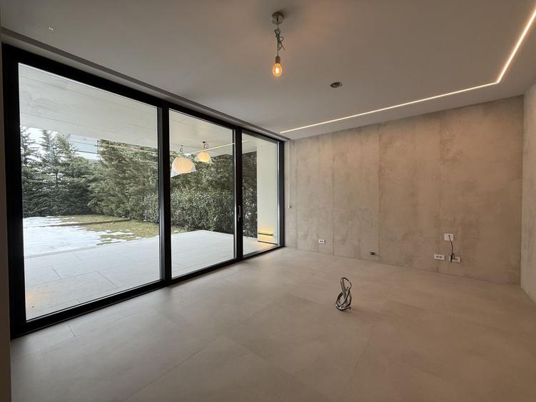 Vilă contemporană premium cu piscină, 500mp construiți, garaj 2 masini