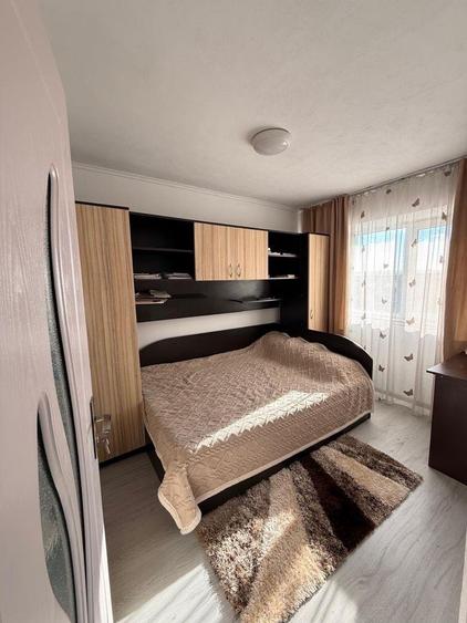 Apartament 3 camere de vanzare