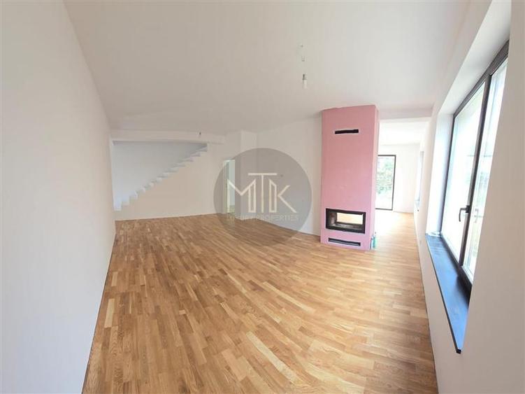 2025 | Vila duplex noua 4 camere + mansarda | Curte libera 400 mp | OTOPENI