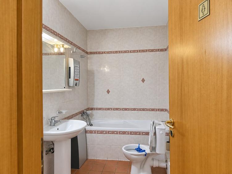 Aviatorilor | Etaj 1 | 200 mp | 5 camere | Garaj + boxă | 2 terase