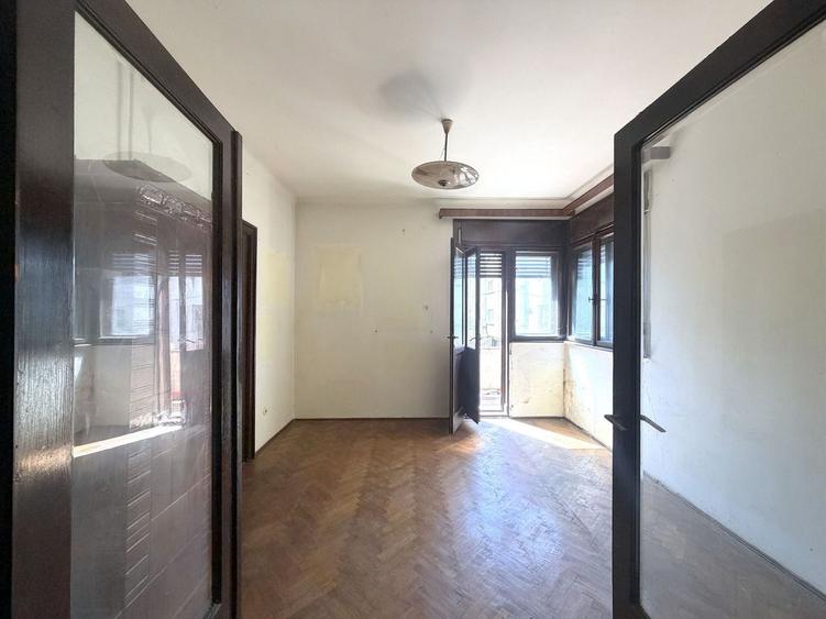 Apartament rar in vilă interbelică | pivniță și mansardă | acces separat