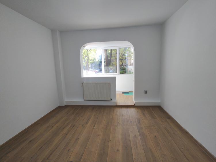 Spatiu comercial | Tineretului | 4 camere | Decomandat | Centrala | AC
