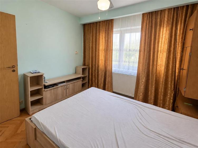 Apertament 2 camere decomandat balcon pivnita zona Valea Aurie