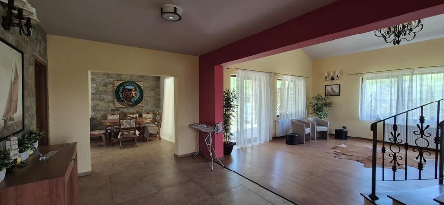 Casa langa padure , cartier privat -Corunca