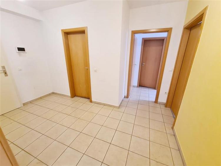 Apartament 3 camere, parcare proprie, Avantgarden 1