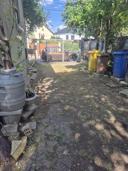 VAND CASA ZONA PARCUL SUB ARINI