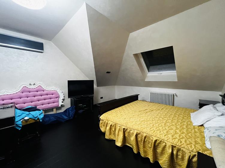 Vila cu 7 camere si piscina exterioara - Dumbravita - zona Decathlon