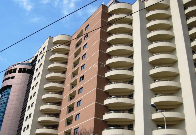 APARTAMENT PREMIUM, MOBILAT, CU PRIVELISTE SUPERBA LA PARC SI LAC!  - 2