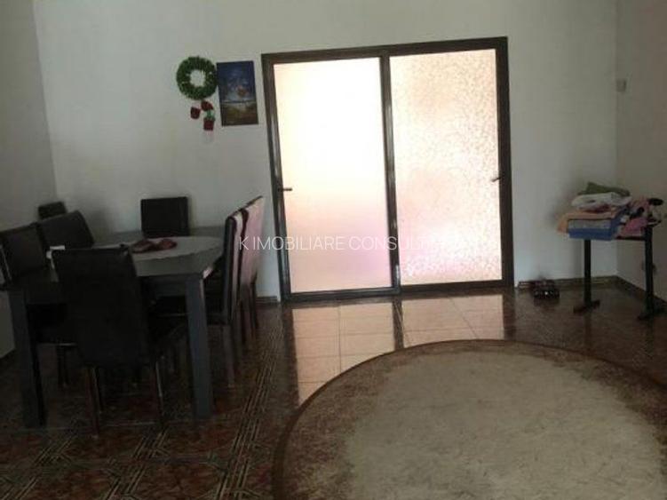Afumati vila 8 camere , teren 1300 mp , piscina - 9