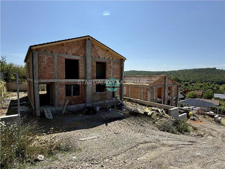 Case tip duplex de vanzare, 101 mp utili, 230 mp teren, in Corunca - 3