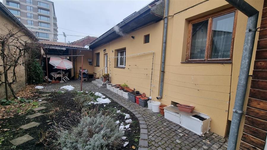 Casa de 5 camere , zona Brasovul Vechi