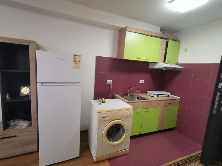 Garsoniera renovata recent, zona Cornisa