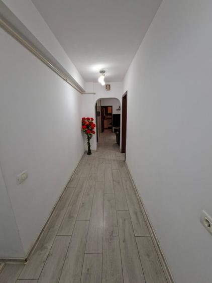 INCHIRIEZ APARTAMENT 2 CAMERE ZONA VIVO CONSTANTA