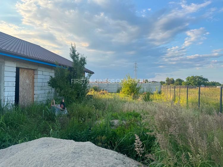 Casa Peris  zona Cocioc  (Nefinalizata) , langa terenul de Golf Bucharest - 2