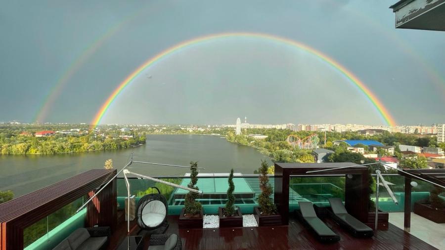 Penthouse de Lux cu Vedere la Lac și Dotări Exclusiviste în Inima Bucureștiului