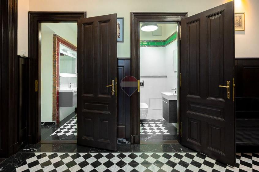 Apartament cu 3 camere de vânzare în zona Centrul Istoric