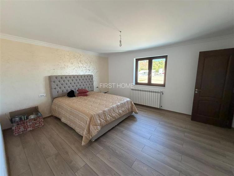 Vila deosebita Parter + Mansarda de vanzare in Odobesti - 25