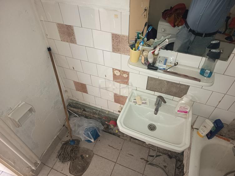 3 camere decomandat- Rahova, Buzoieni, bloc reabilitat