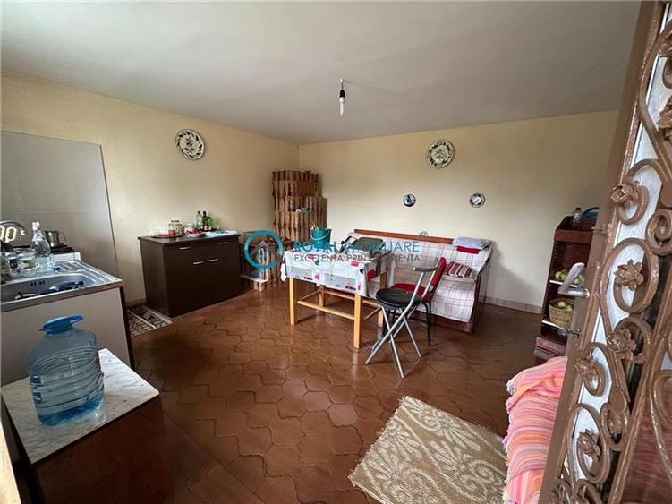 Royal Imobiliare - Vanzare vila zona Lipanesti