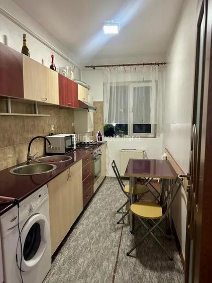 Apartament cu o camera, 41 mp, parcare, zona Florilor - 2