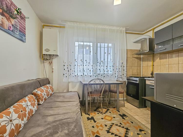 Garsoniera decomandată, str. Bisericii Române, langa Colina Universitatii - 3