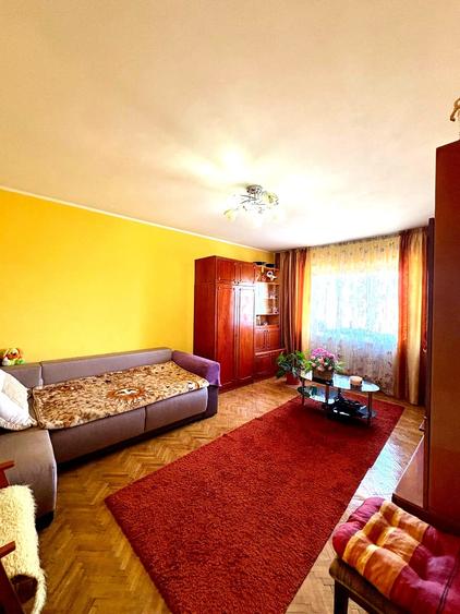 Apartament 3 camere 70mp zona Unitatea Militara 75.000eur neg
