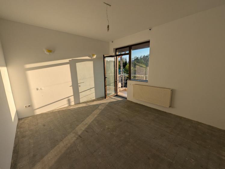 Direct Proprietar: Vila solida si generoasa langa Padurea Mogosoaia