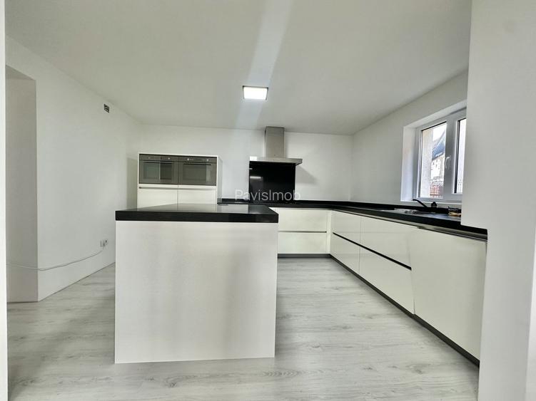 Casă individuală de vanzare  cu garaj și curte proprie – Hălchiu - 3