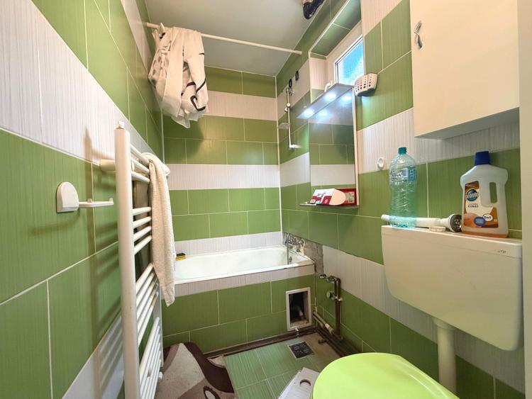 Apartament decomandat, 2 camere, etaj 2/4 - Micro, Aiud