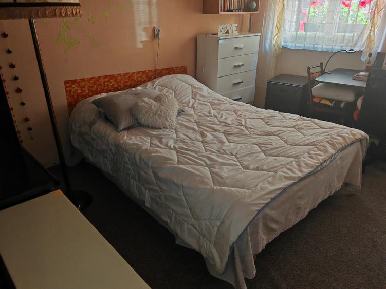 Casa 2 camere singur in curte zona Centrul Istoric