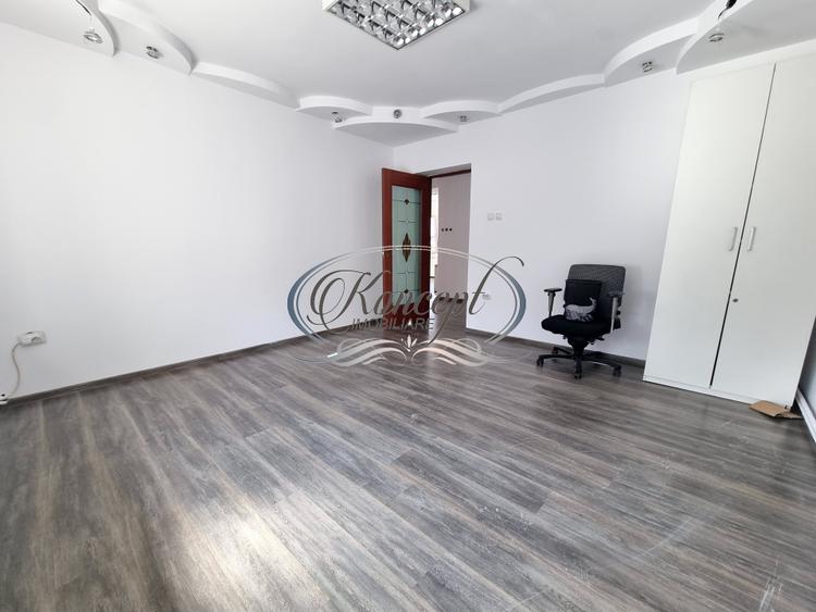 Spatiu de birouri cu 3 locuri de parcare, cartier Intre Lacuri