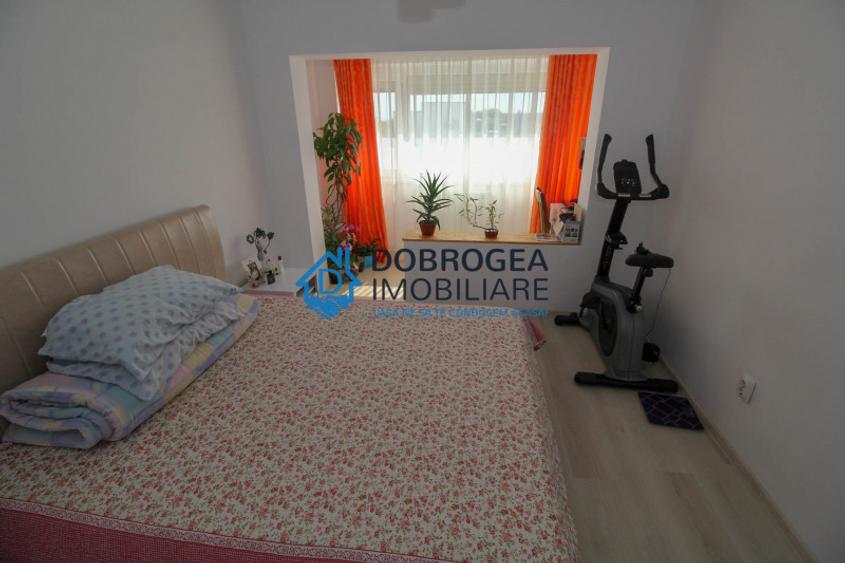 Spitalului, 2 cam transformat in 3, renovat, centrala, mobilat si utilat