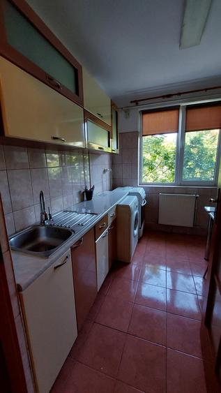 Braila 3 camere zona zero de inchiriat( vanzare)mobilat zugravit si igienizat