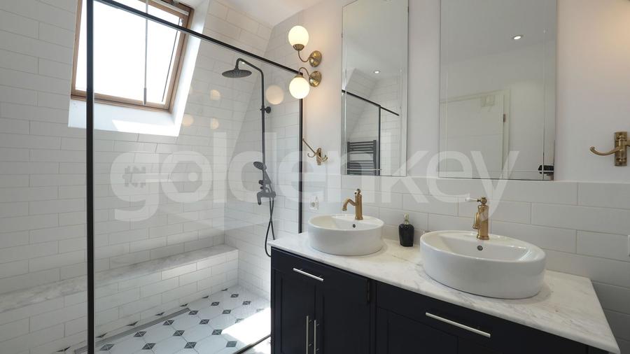 Vila renovata cu 7 camere | piscina comuna | Scoala Americana
