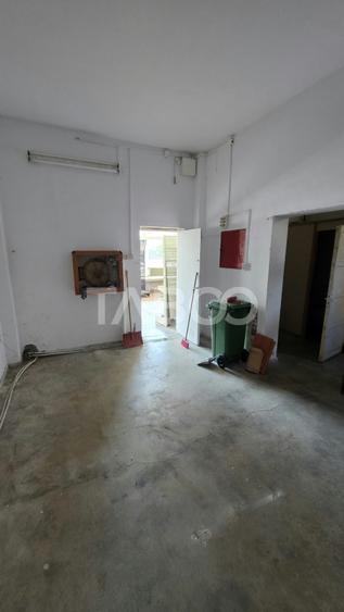 Spatiu comercial de vanzare in Cugir zona Primariei