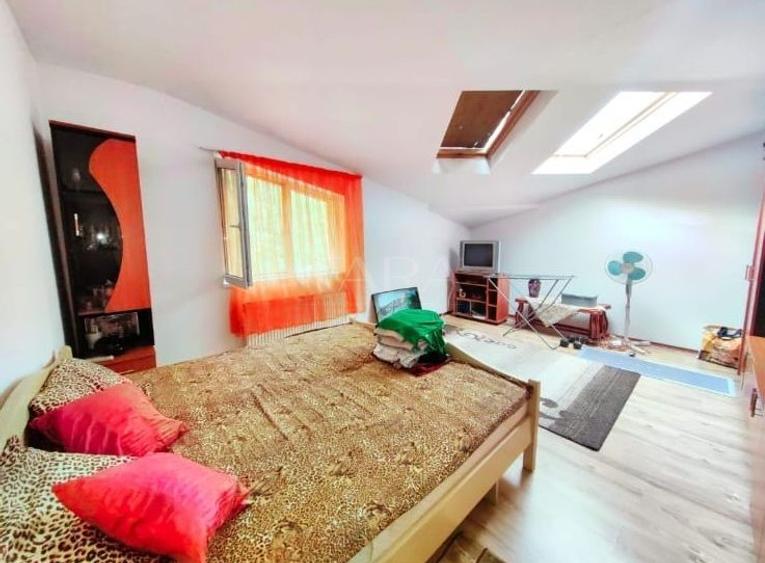 Apartament cu 3 camere de vânzare în cartierul Plopilor.