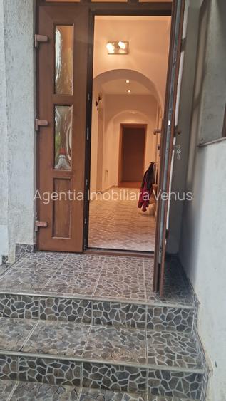 Apartament la parter cu iesire in curte proprietate - 2