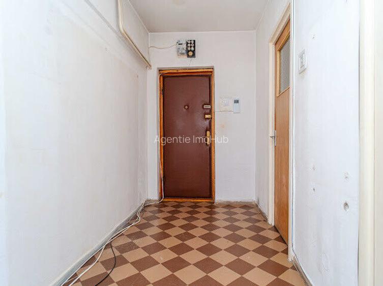 APARTAMENT  CU 3 CAMERE,  IN INIMA ORASULUI, LICEUL NATIONAL - 12