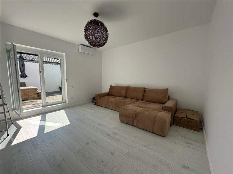 Penthouse elegant cu 2 terese zona complexul rezidential Deventer